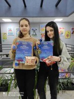 Вітаємо юних художників Зразкової студії образотворчого мистецтва «Палітра» Вітаємо юних художників Зразкової студії образотворчого мистецтва «Палітра»