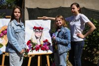 Родинне свято до Дня матері "Тепло твоїх долонь" Родинне свято до Дня матері "Тепло твоїх долонь"