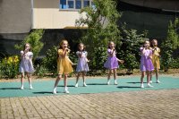 Родинне свято до Дня матері "Тепло твоїх долонь" Родинне свято до Дня матері "Тепло твоїх долонь"