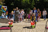 Родинне свято до Дня матері "Тепло твоїх долонь" Родинне свято до Дня матері "Тепло твоїх долонь"