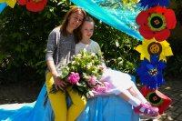 Родинне свято до Дня матері "Тепло твоїх долонь" Родинне свято до Дня матері "Тепло твоїх долонь"