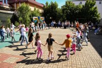 Родинне свято до Дня матері "Тепло твоїх долонь" Родинне свято до Дня матері "Тепло твоїх долонь"